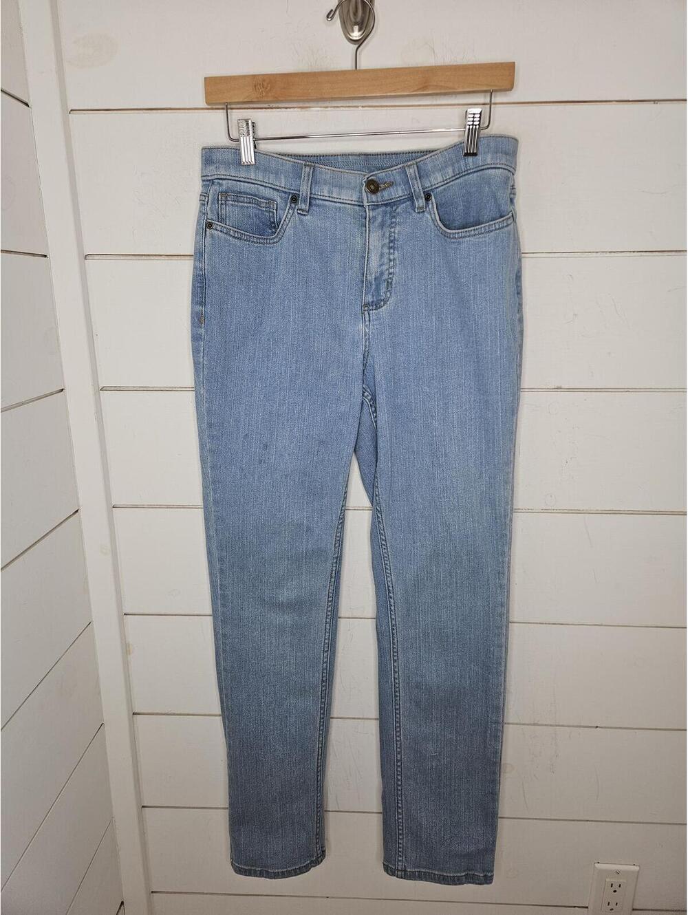 Denim & Co size 6 light wash blue denim slim jeans